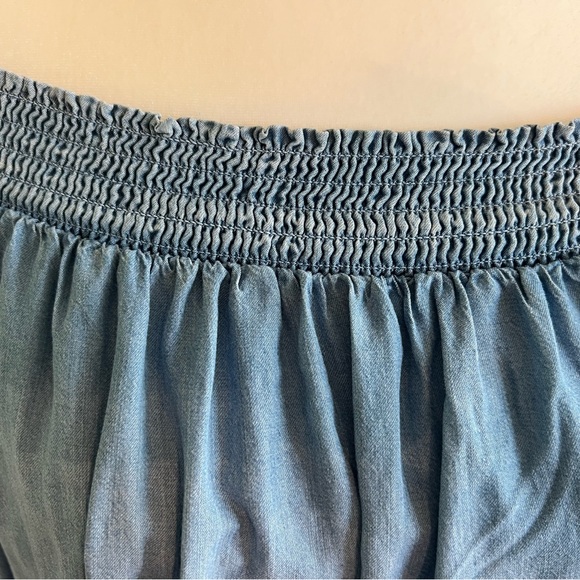 Old Navy NWT Off the Shoulder Chambray Top - Picture 6 of 6